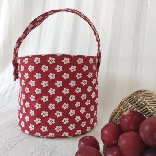 A bee in the garden| Shop fabric basket for storage, cutlery roll & more